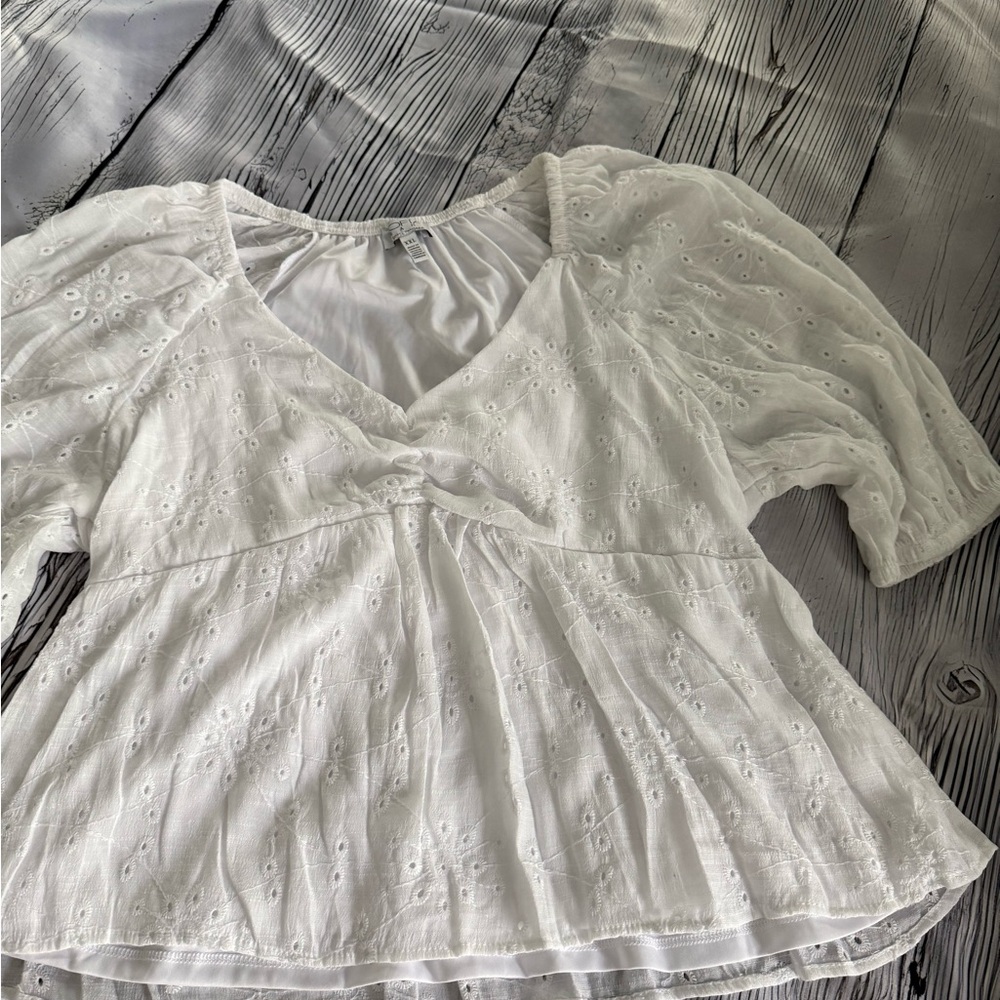 Sofia Vergara - White Eyelet Women's Top